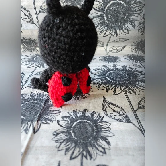 Crochet Lady Bug Amigurumi Plushie - Picture 15 of 16